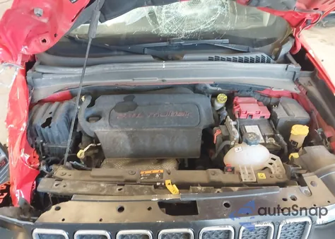 2020 Jeep Renegade Latitude 4X4 from USA, damaged, VIN ZACNJBBB0LPL74455